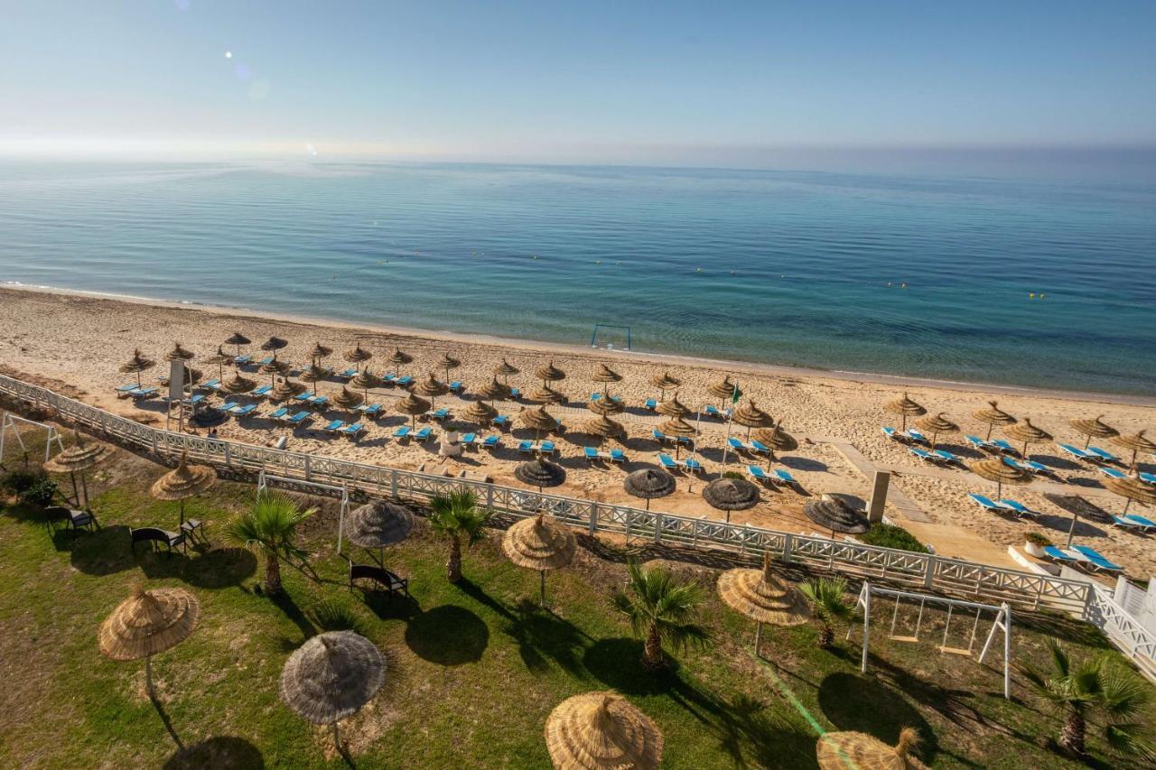 Radisson Blu Resort & Thalasso Hammamet Eksteriør bilde The beach of the resort