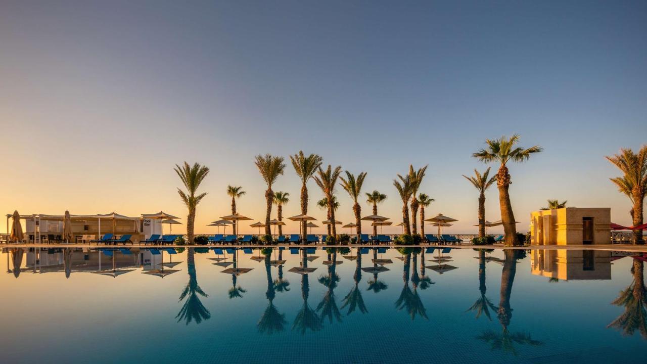Radisson Blu Resort & Thalasso Hammamet Eksteriør bilde The pool at the Royal Beach Palace