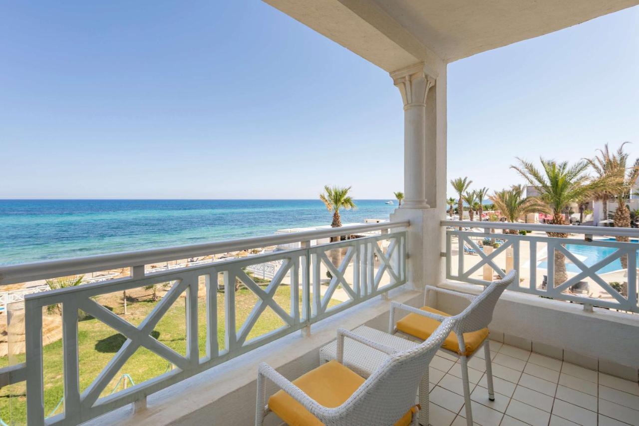 Radisson Blu Resort & Thalasso Hammamet Eksteriør bilde Balcony of a hotel room
