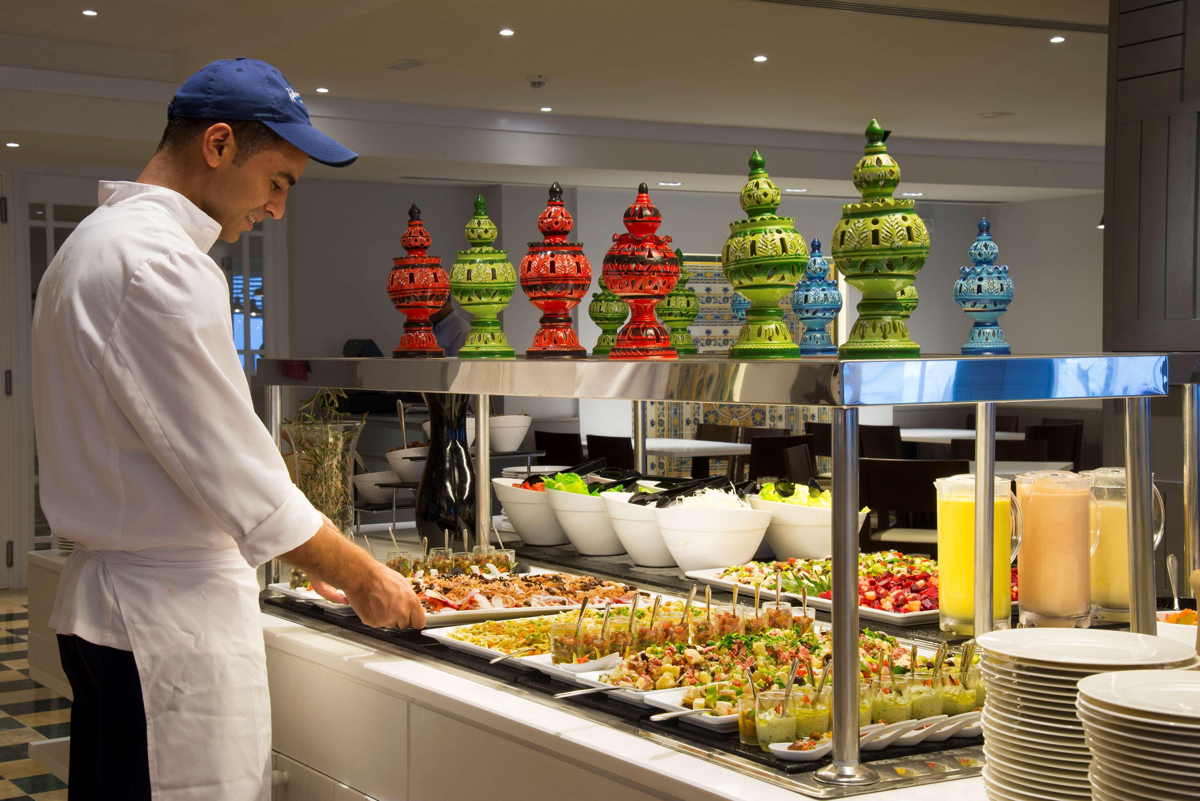 Radisson Blu Resort & Thalasso Hammamet Eksteriør bilde A buffet at a hotel