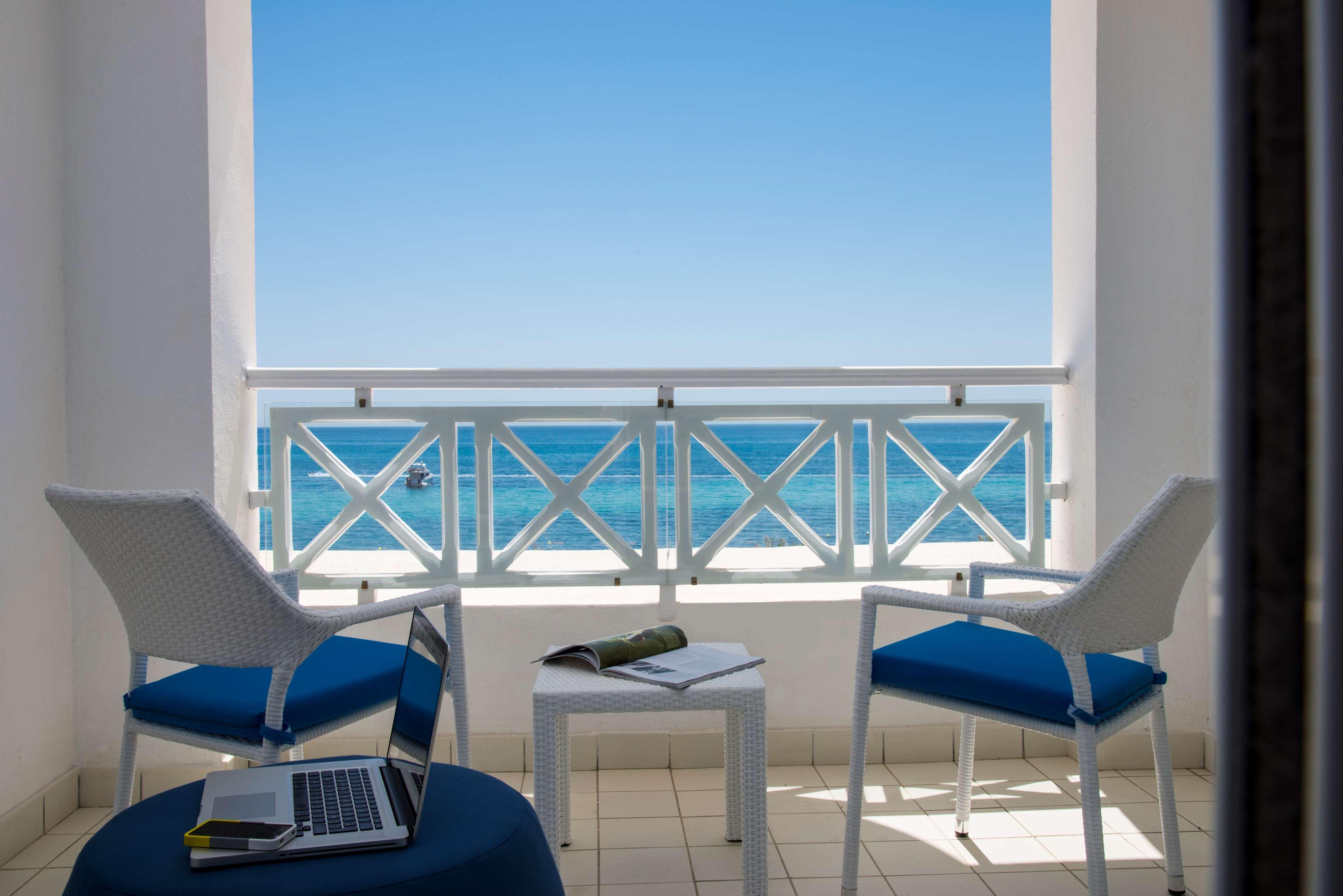 Radisson Blu Resort & Thalasso Hammamet Eksteriør bilde Balcony of a room at the Iberostar Grand Hotel Bávaro